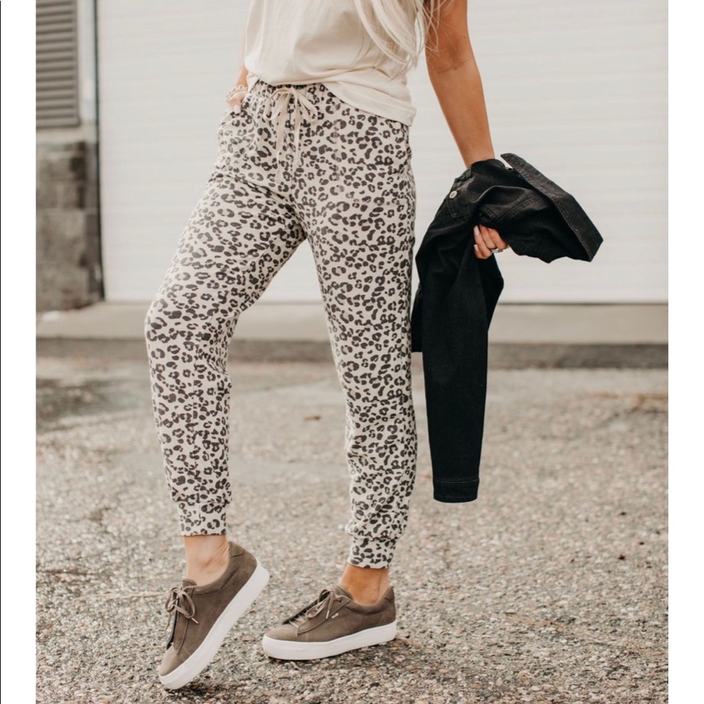 Leopard Joggers *